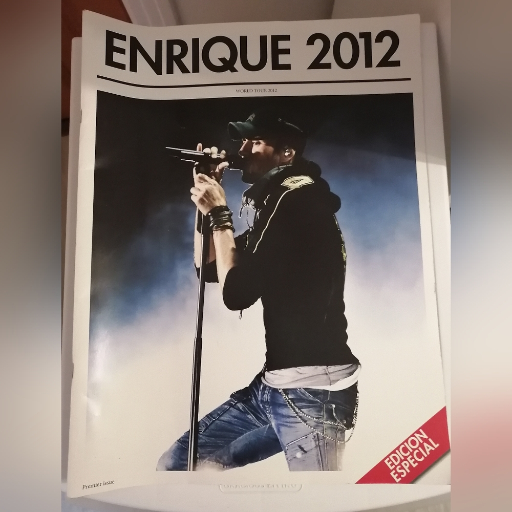 Enrique iglesias 2012 World Tour book premier issue